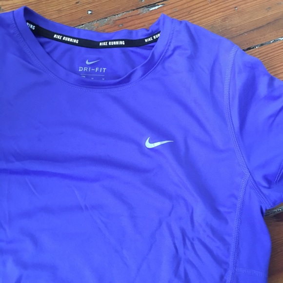 NIKE DRI-FIT Tee - Picture 6 of 7